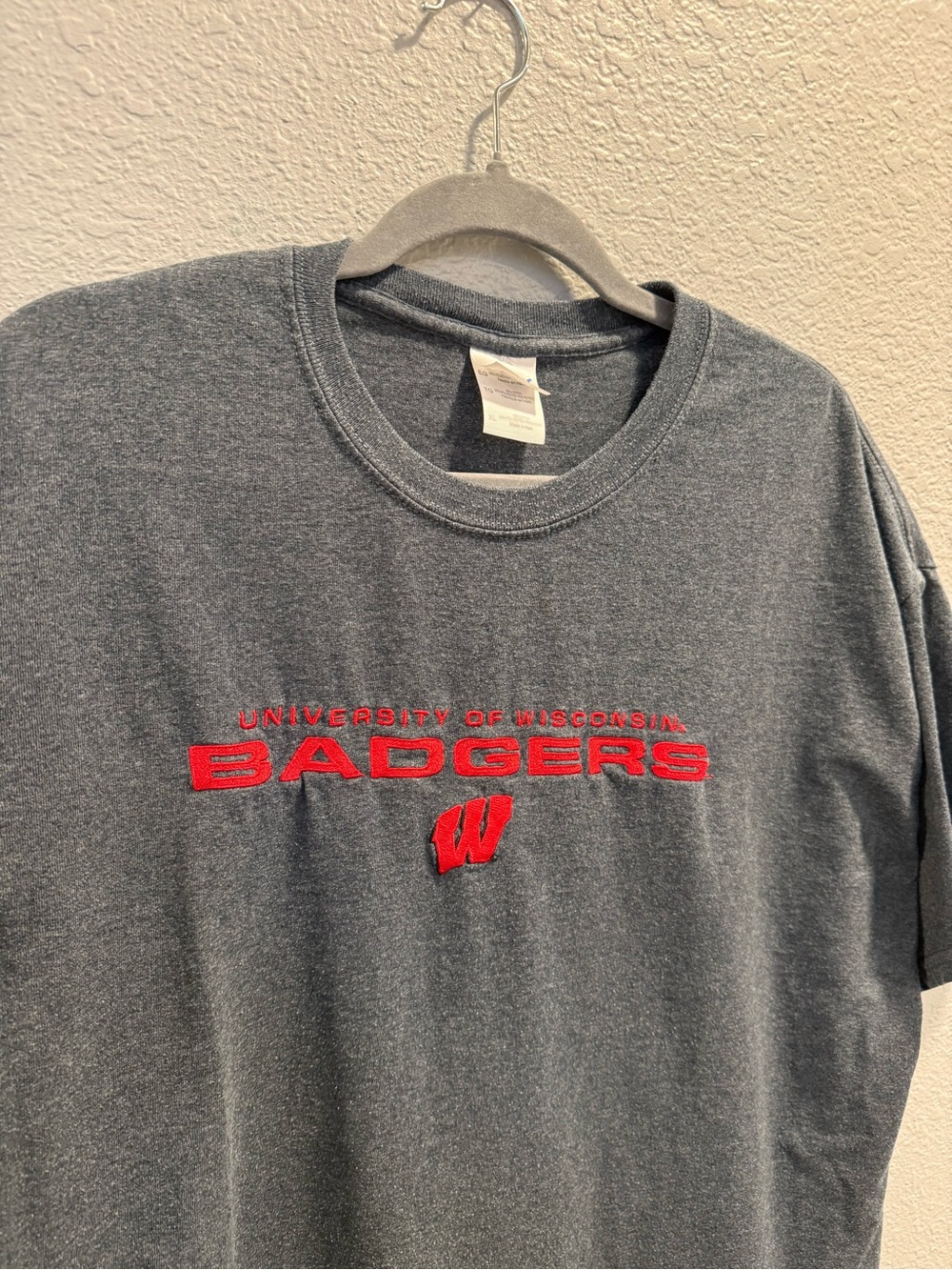 Wisconsin Badgers Gray T-Shirt - XL